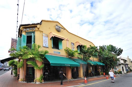 fenix inn melaka